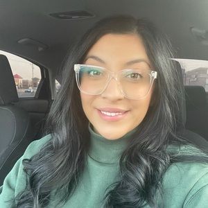 Meet your Posher, Vanessa